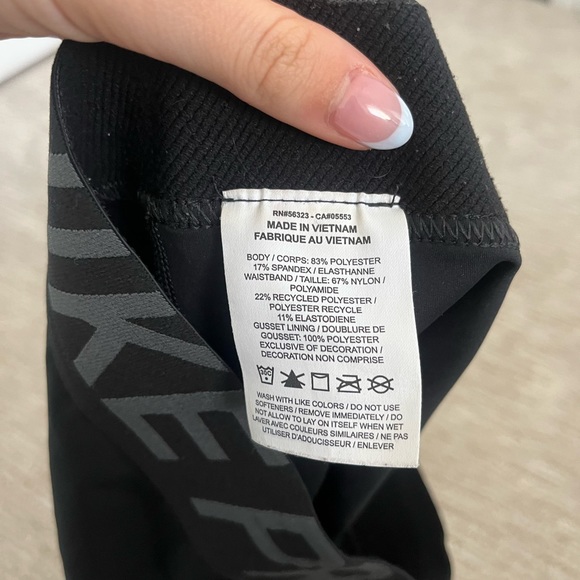 Nike Pros - Picture 3 of 4